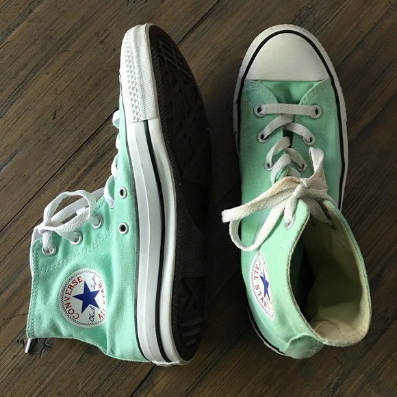 mint green converse mens